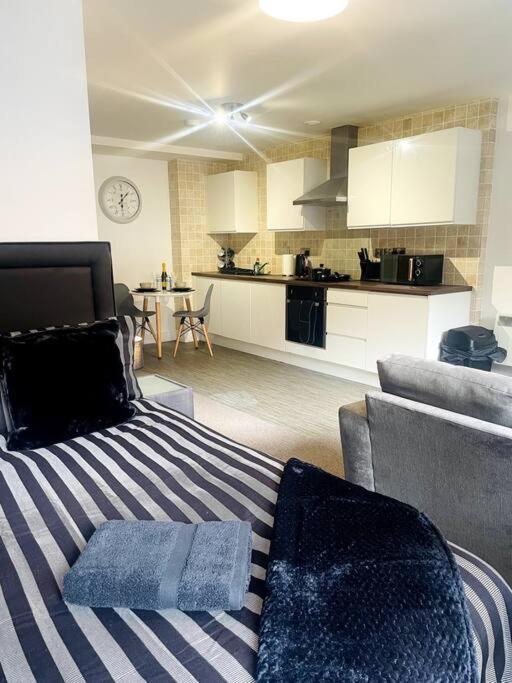 #215 1 Bed Serviced Apartment Derby Exterior photo
