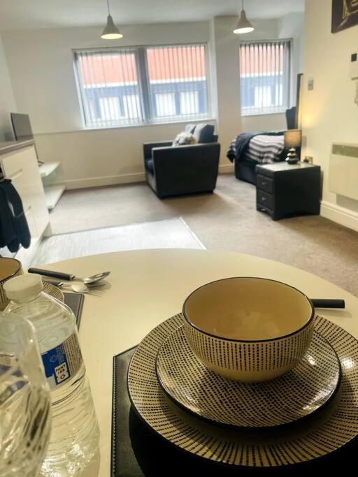 #215 1 Bed Serviced Apartment Derby Exterior photo